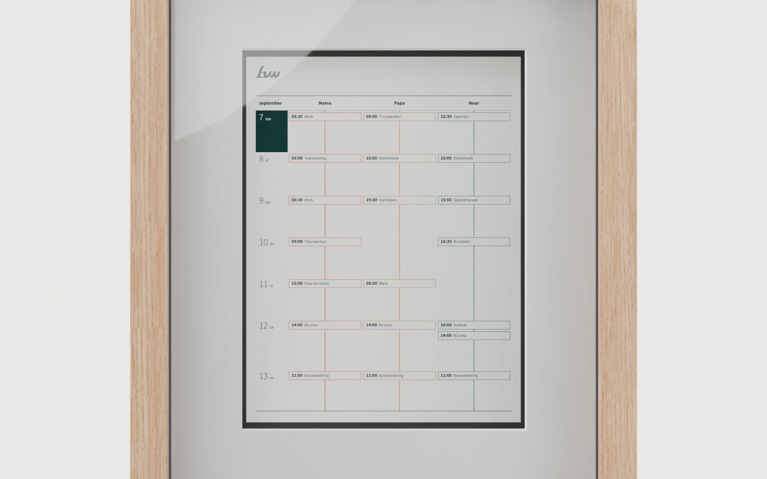 Detail van het e-paperscherm met namen, tijden en afspraken